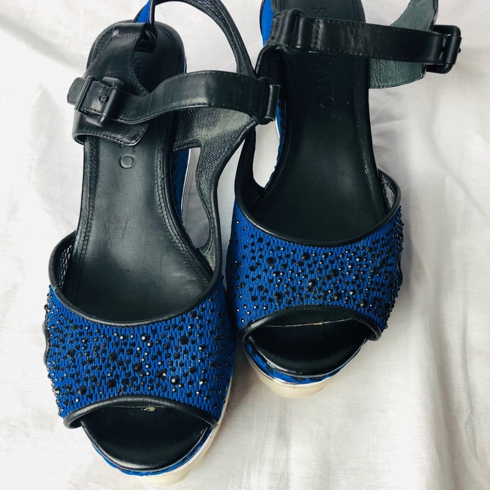 Summer wedge heels in size 7